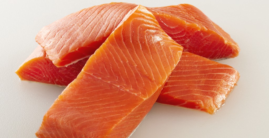 Salmón, pescado azul fuente de ácidos grasos omega-3